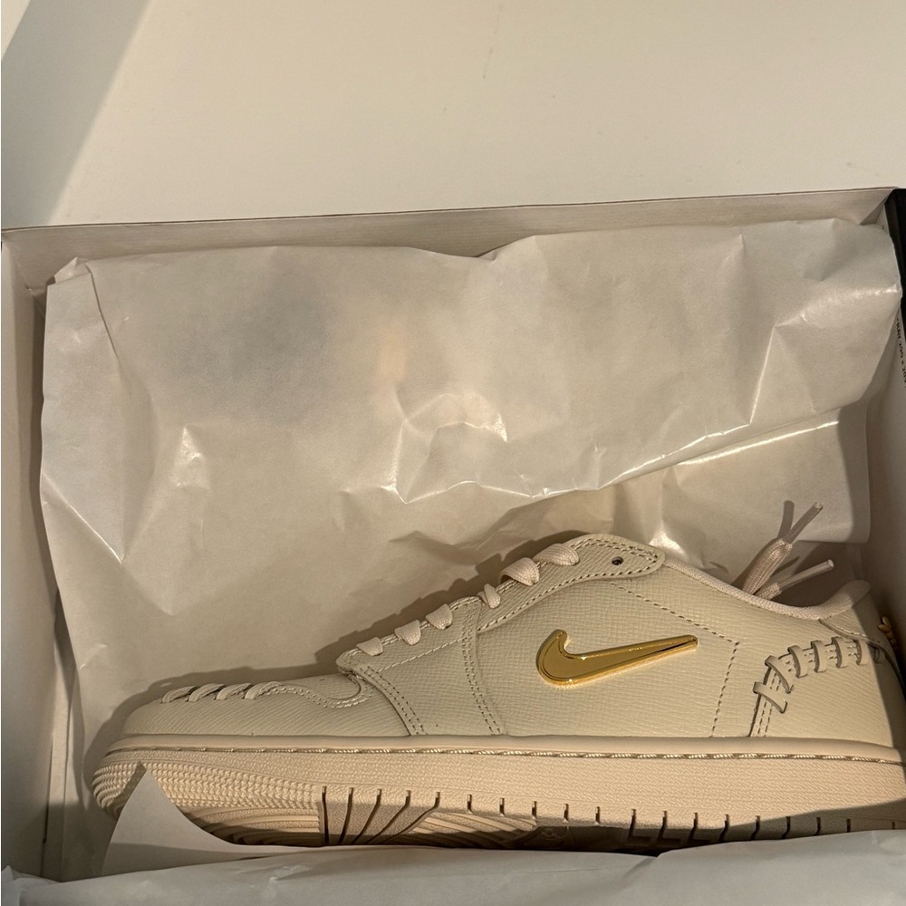 Jordan 1 Low Method Of Make Legend Light Brown Women's